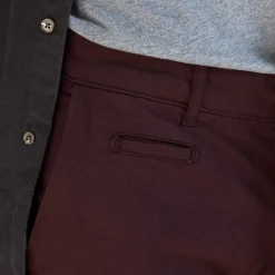 Chino Bordeaux Fonce Coupe Ajustee