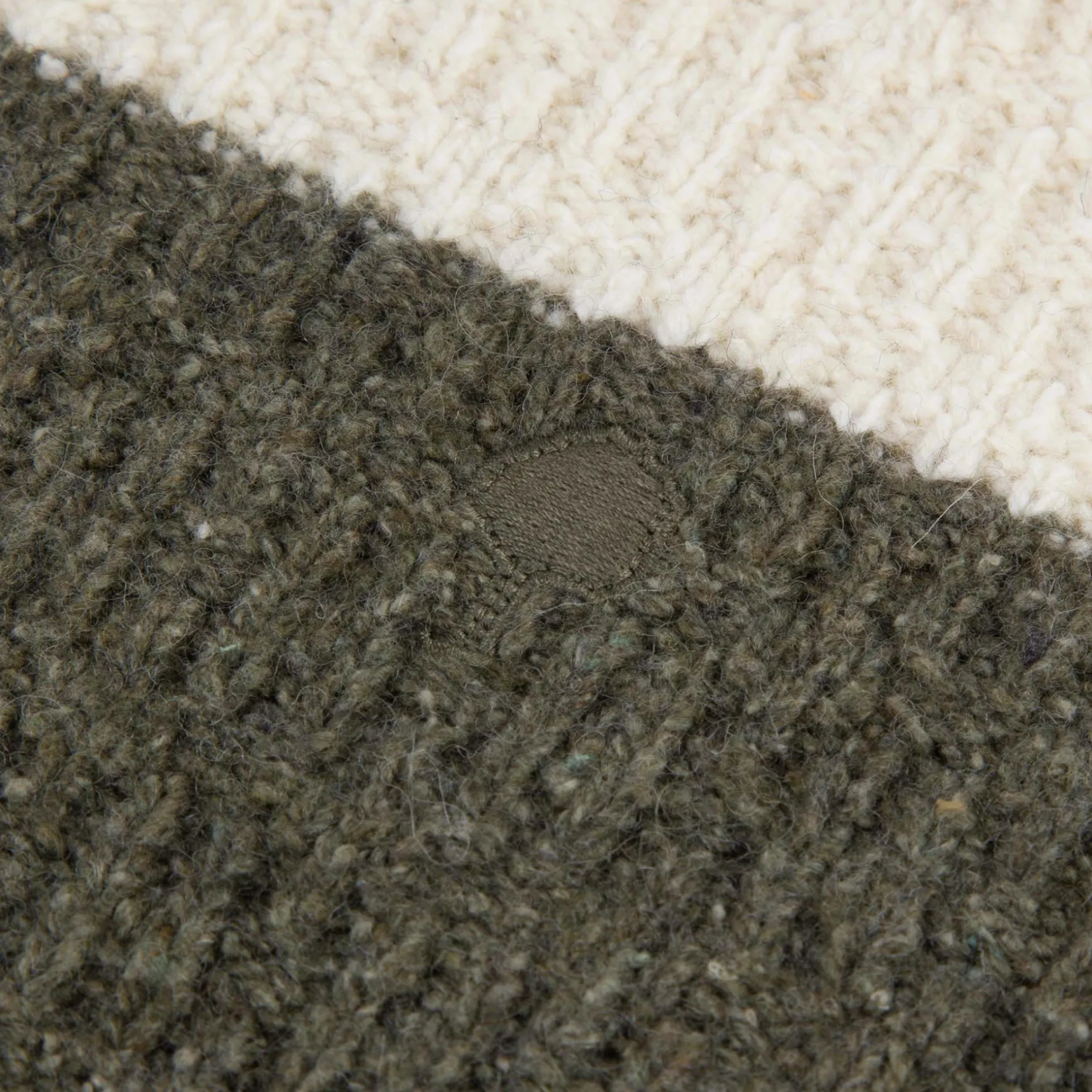 Pull Col Boutonne Ecru & Vert