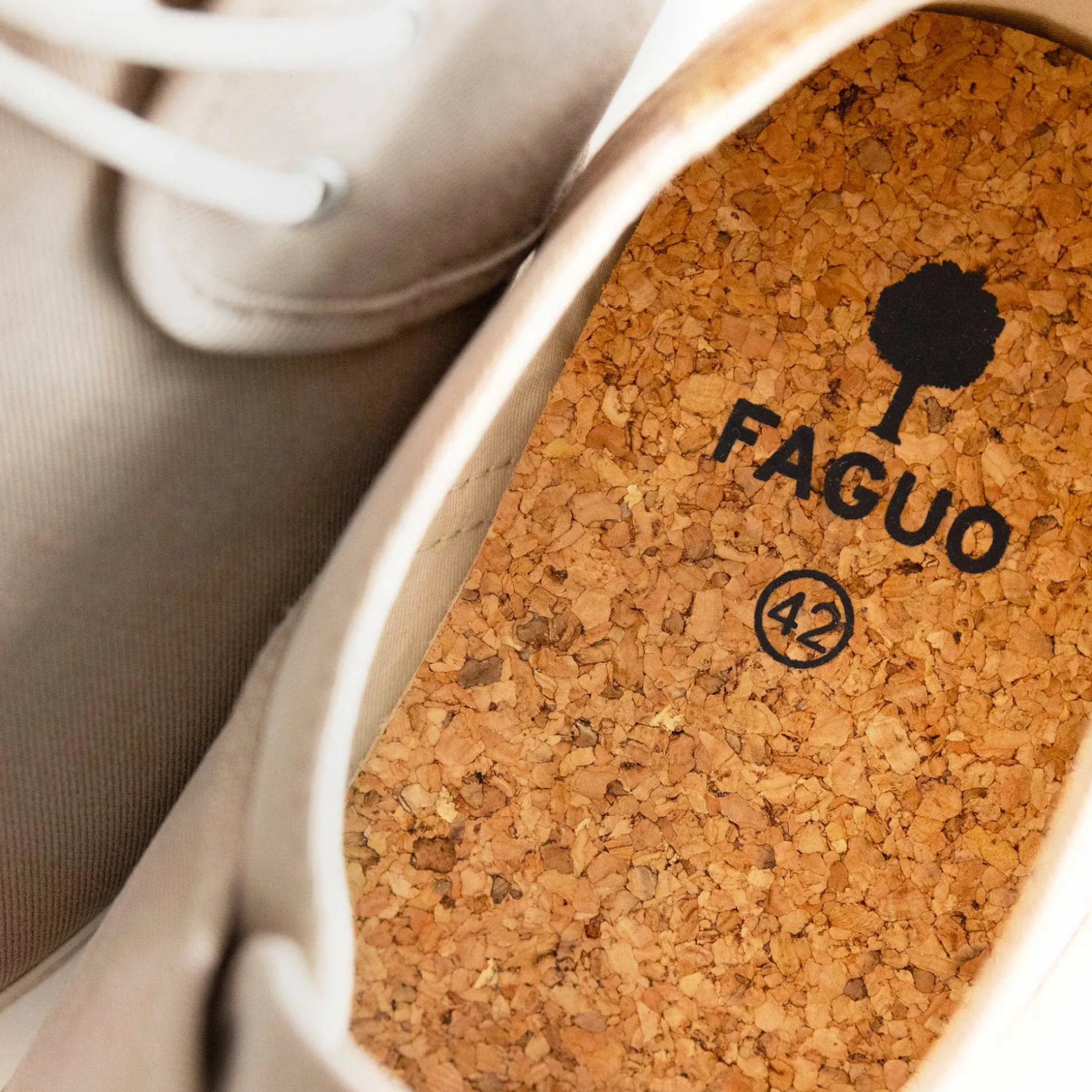 Tennis Beige Fonce Vegan