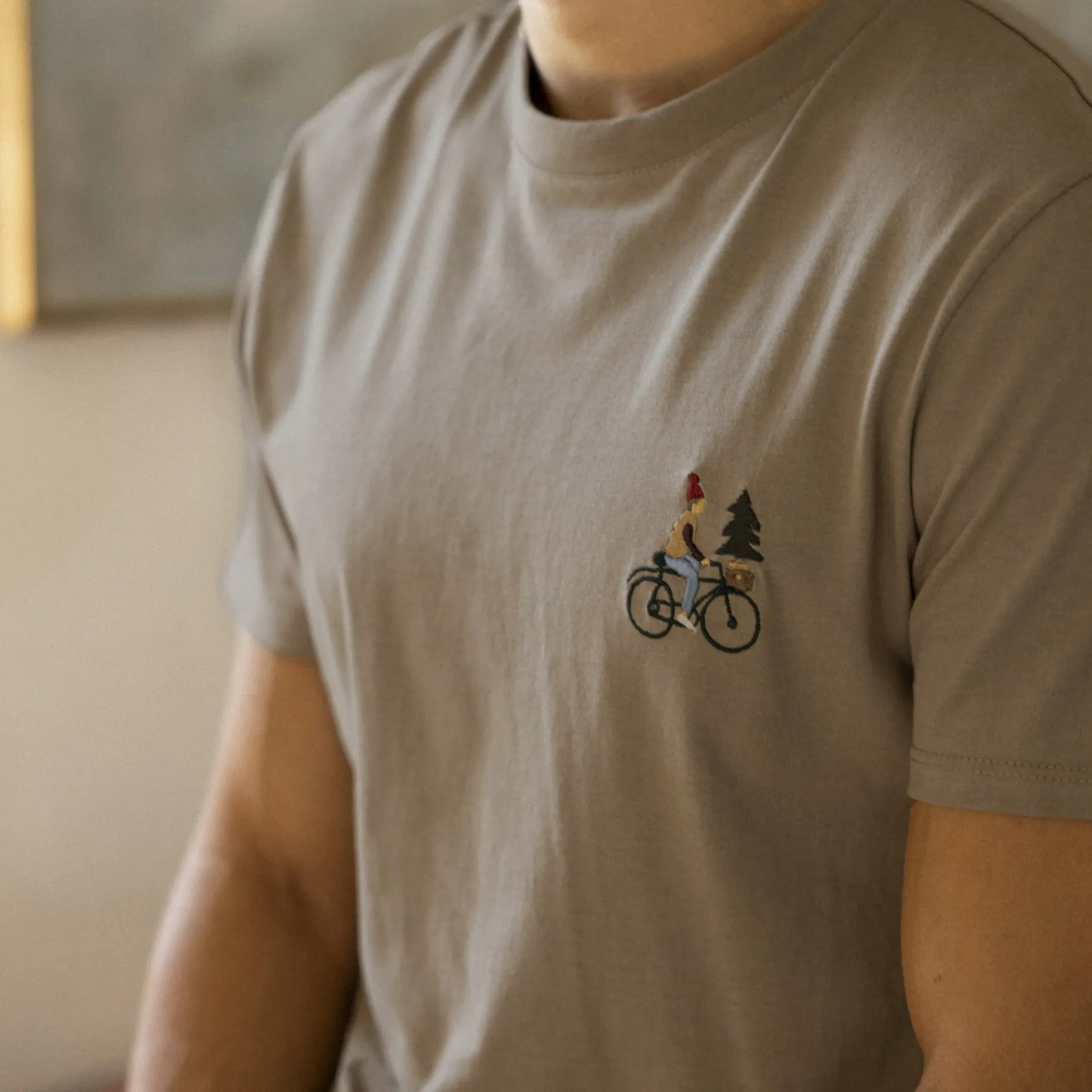 T-Shirt Col Rond Beige Clair Broderie Velo