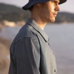 Veste Bleue A Rayures Blanches